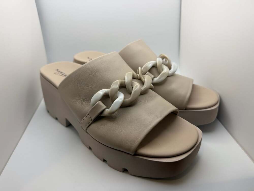 Naked Feet Iso Platform Sandals Size 8.5M Beige Leather Chain
